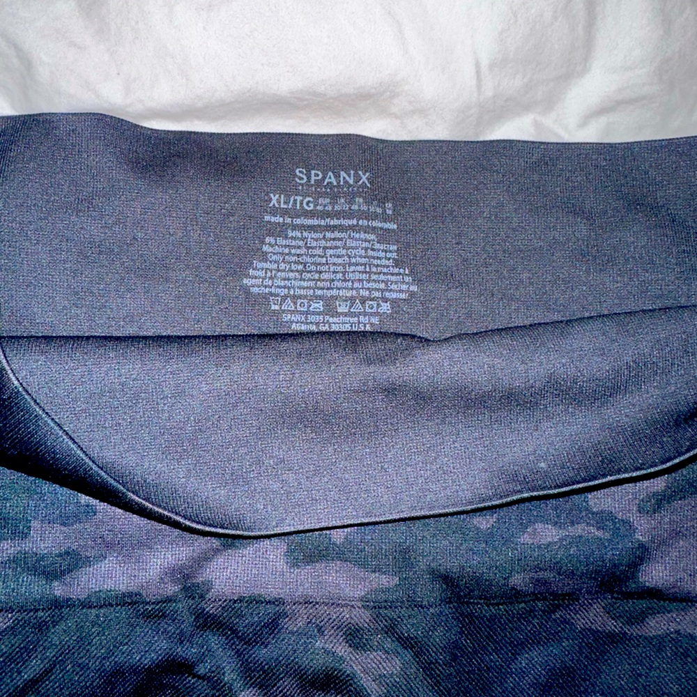 Spanx black camo leggings new never worn no tags